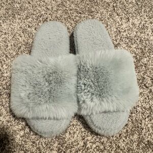 Cozy Gray Fur Slide Slippers